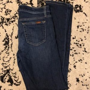 ⭐️Joe’s Jeans “The Straight” Size 28⭐️